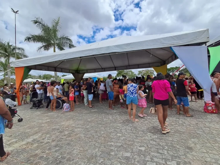 Pula-pula, circo e muita alegria: Brinca Feira reúne famílias em parques de Feira de Santana