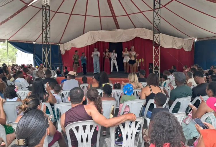 Pula-pula, circo e muita alegria: Brinca Feira reúne famílias em parques de Feira de Santana