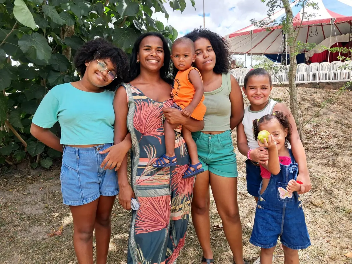 Pula-pula, circo e muita alegria: Brinca Feira reúne famílias em parques de Feira de Santana