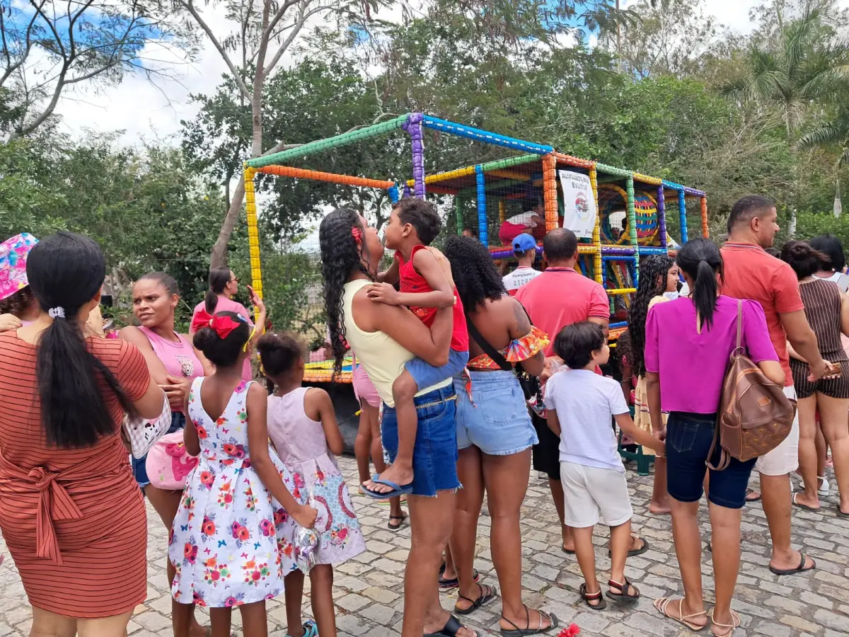 Pula-pula, circo e muita alegria: Brinca Feira reúne famílias em parques de Feira de Santana