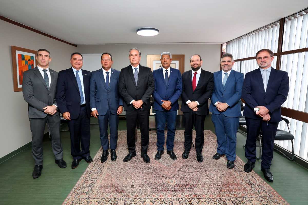 Em visita ao TRE-BA, Jerônimo Rodrigues oferece apoio do Estado para o 2º turno
