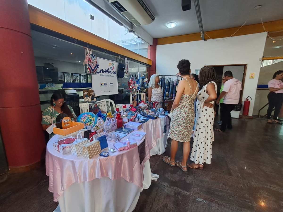 Expositoras em evento de mulheres empreendedoras na CDL