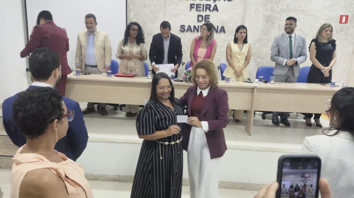 Entrega de carteiras da OAB