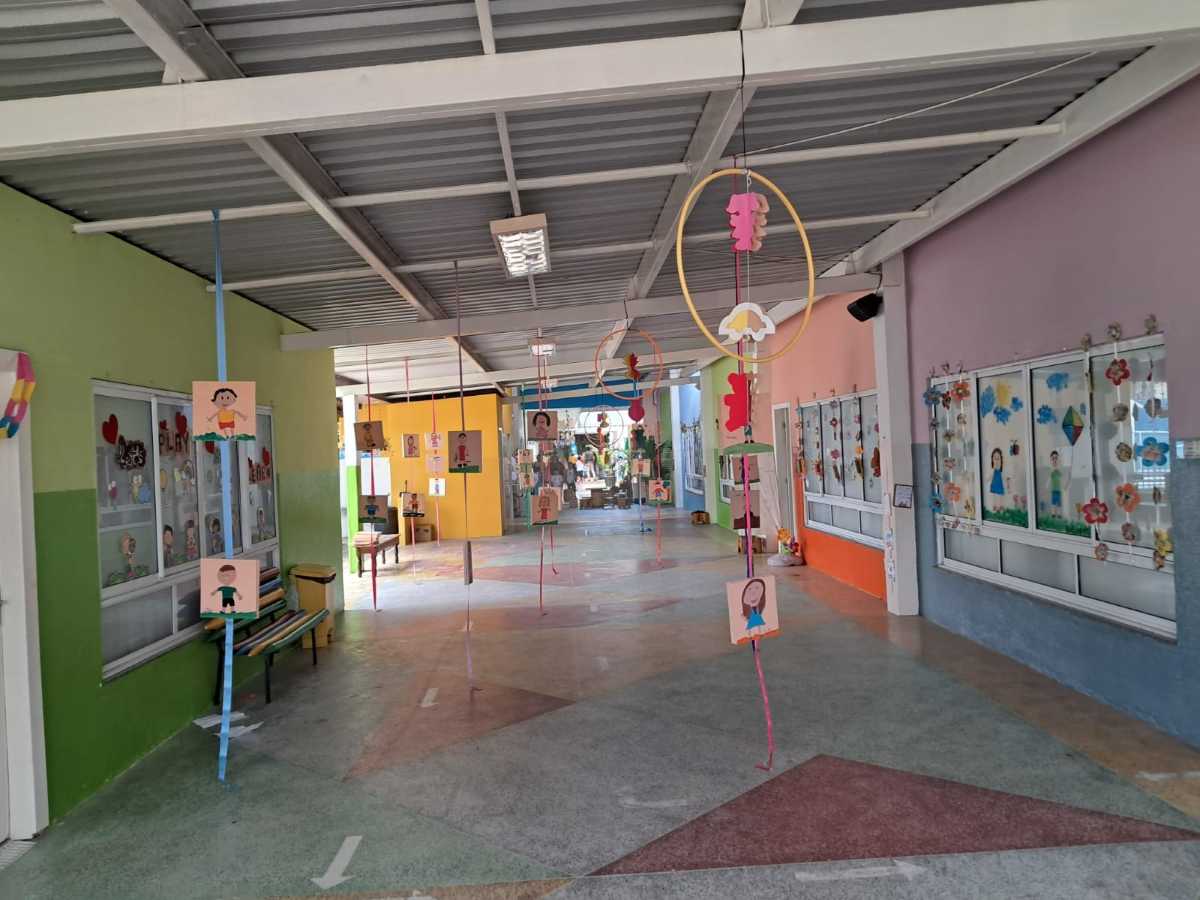 Pátio na Escola João Paulo I, em Feira de Santana