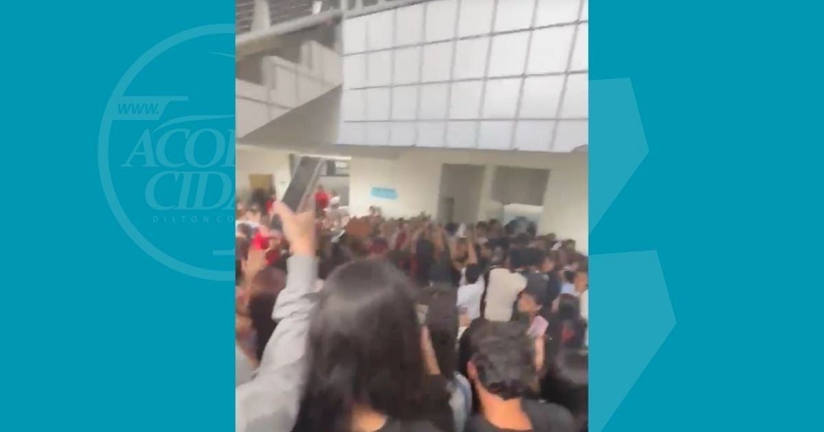 Estudantes fazem protesto em colégio particular após denúncia de lista com nomes de colegas “estupráveis”