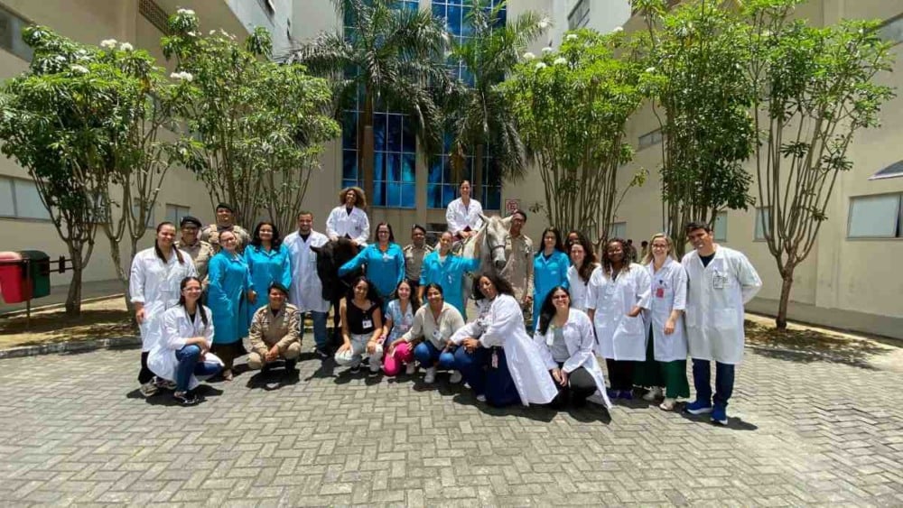 Participantes de ações de humanização durante o Mês das Crianças do HEC reunidos Participantes de ações de humanização durante o Mês das Crianças do HEC reunidos