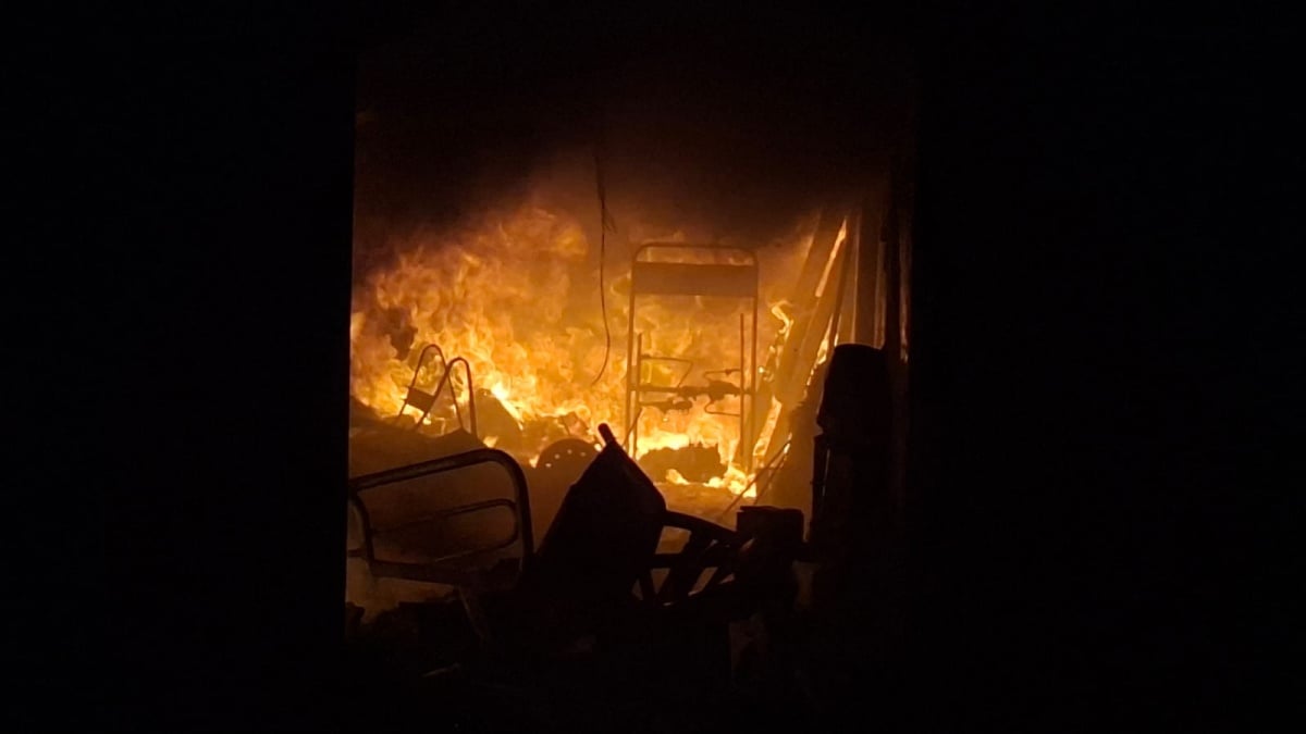 Incêndio destrói mercadorias em contêiner e causa prejuízo de até R$ 100 mil em Feira de Santana