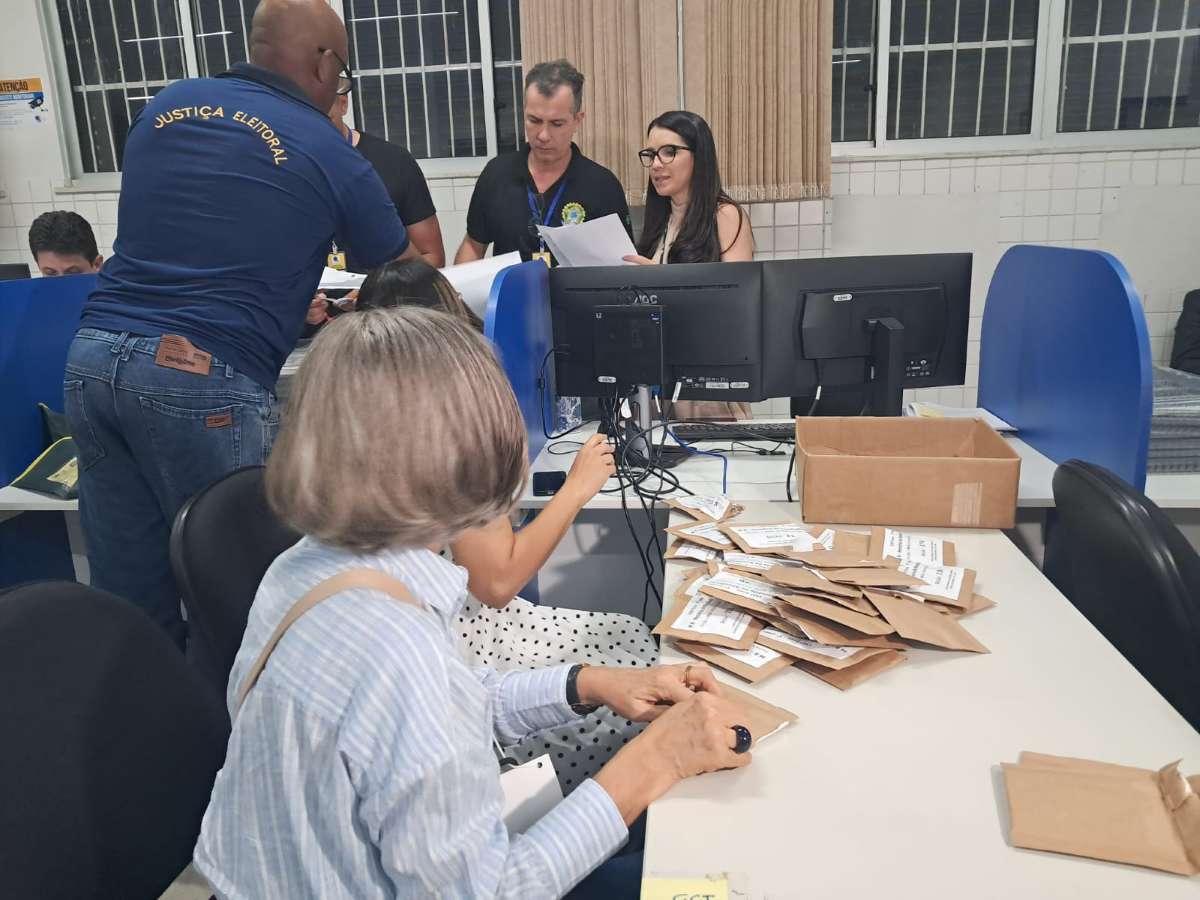 Início da apuração nas eleições em Feira de Santana