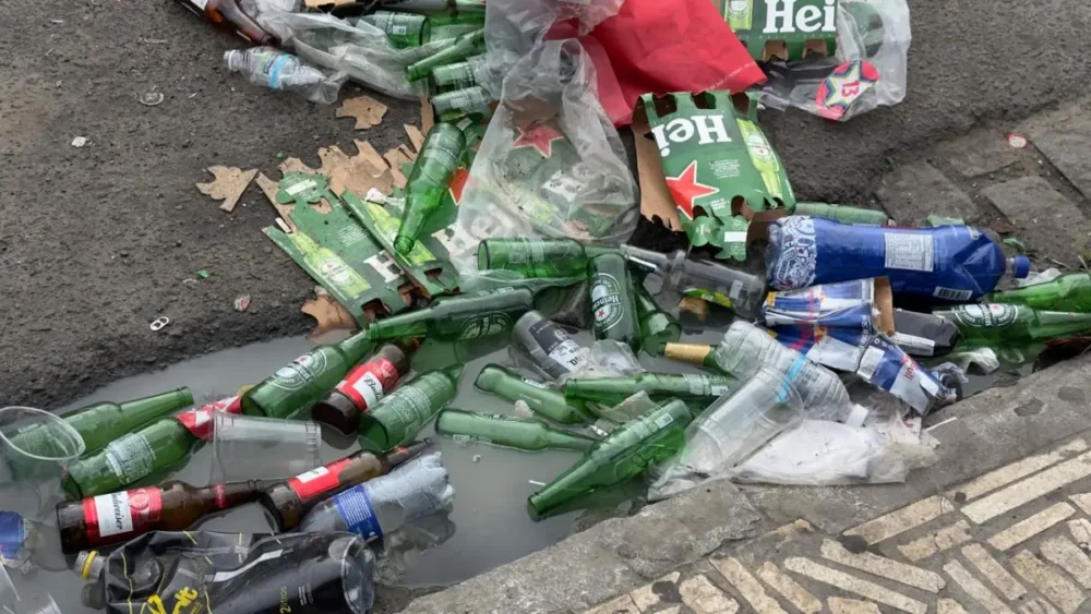 sujeira na rua pós eleição