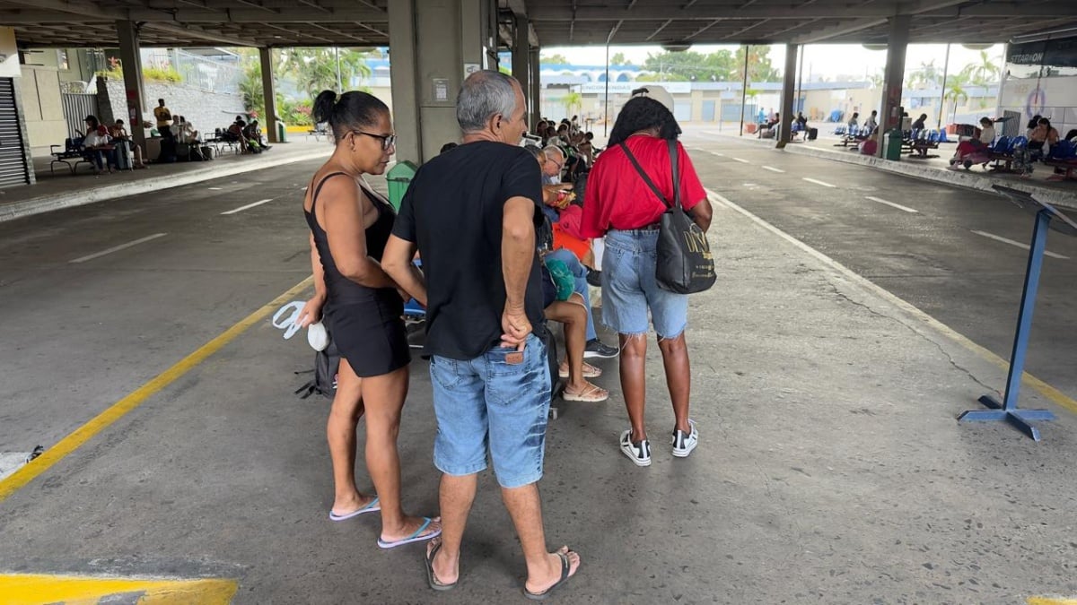 Movimento intenso na rodoviária de Feira de Santana marca domingo de eleição