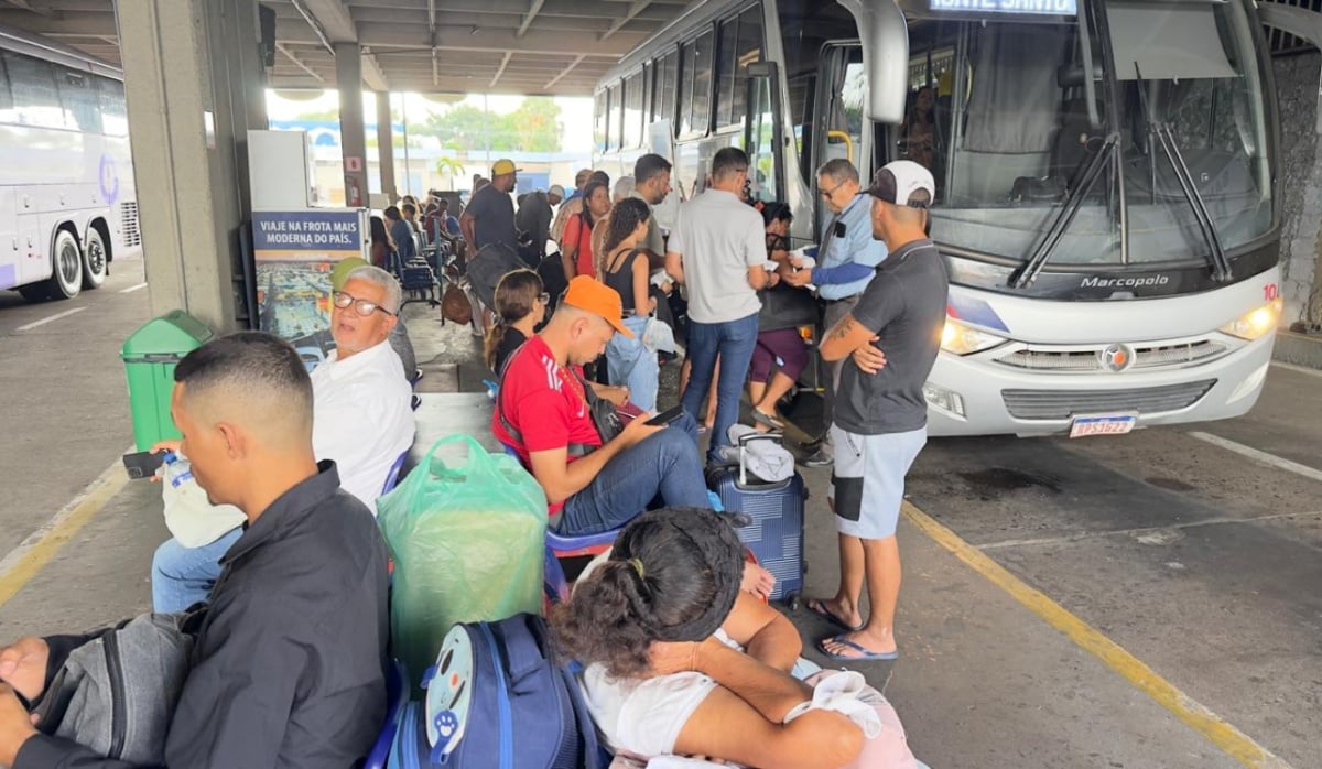 Movimento intenso na rodoviária de Feira de Santana marca domingo de eleição