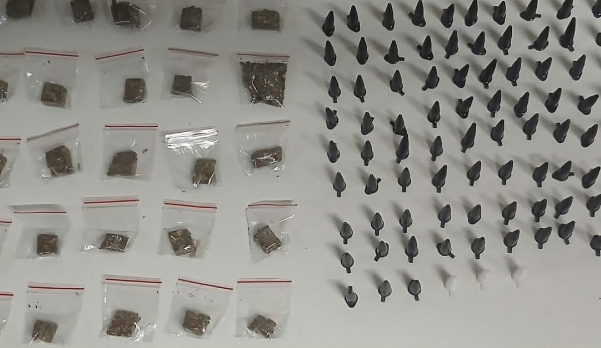 PM apreende drogas após suspeitos fugirem e atirarem contra policiais