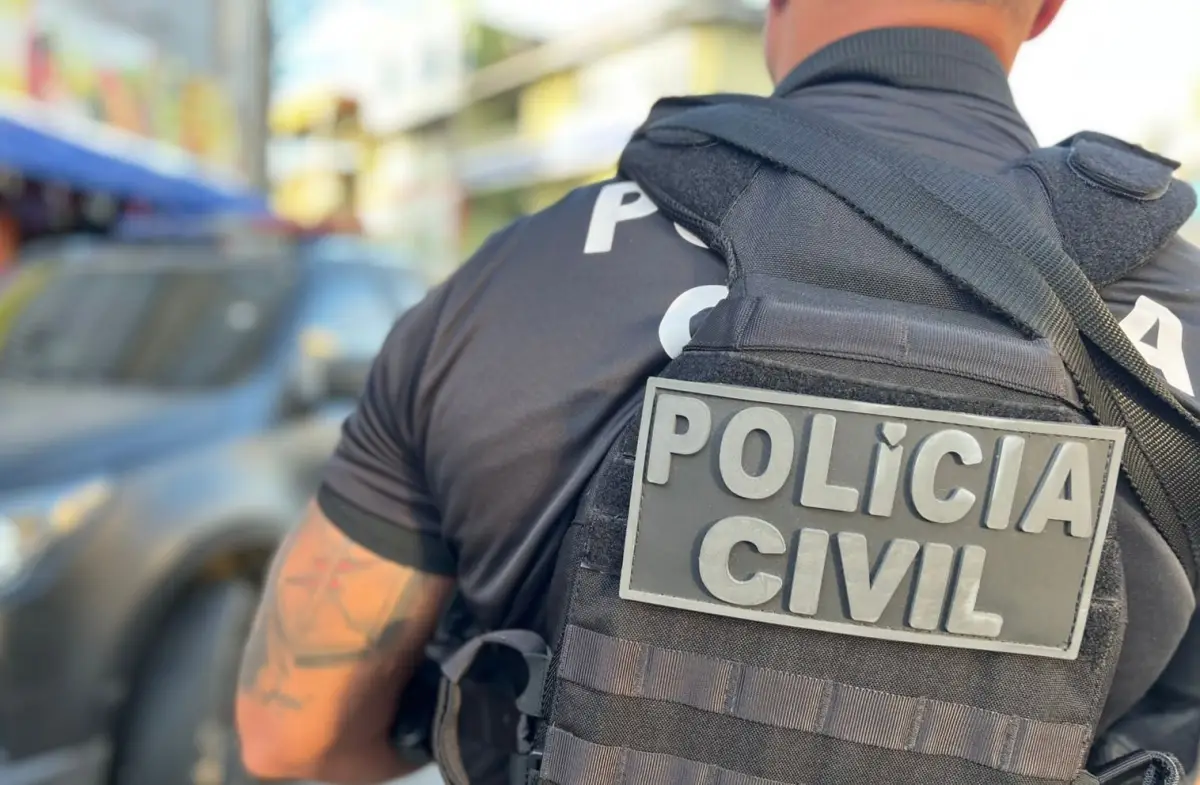 Homem é preso após manter namorada em cárcere privado e agredi-la