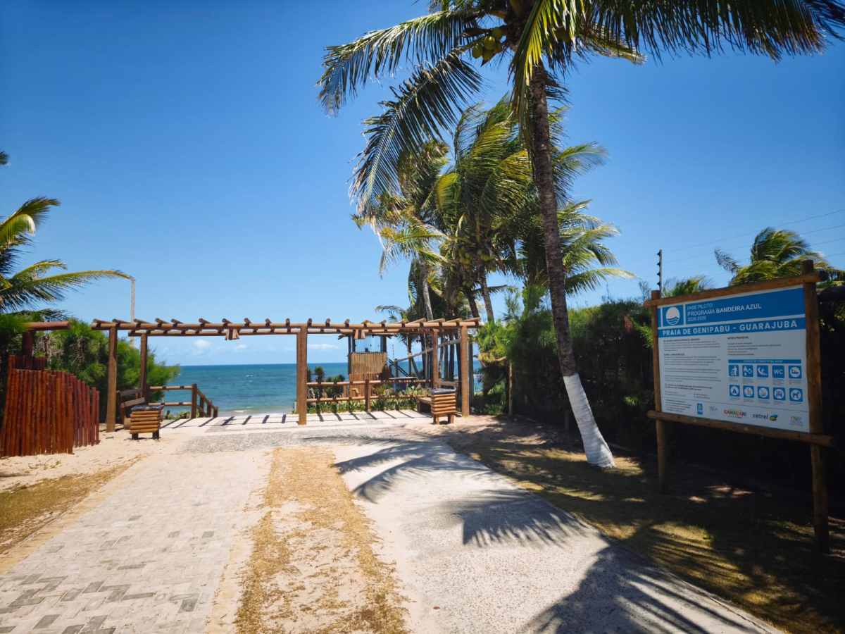 Praias de Camaçari passam por vistoria para certificação do Programa Bandeira Azul