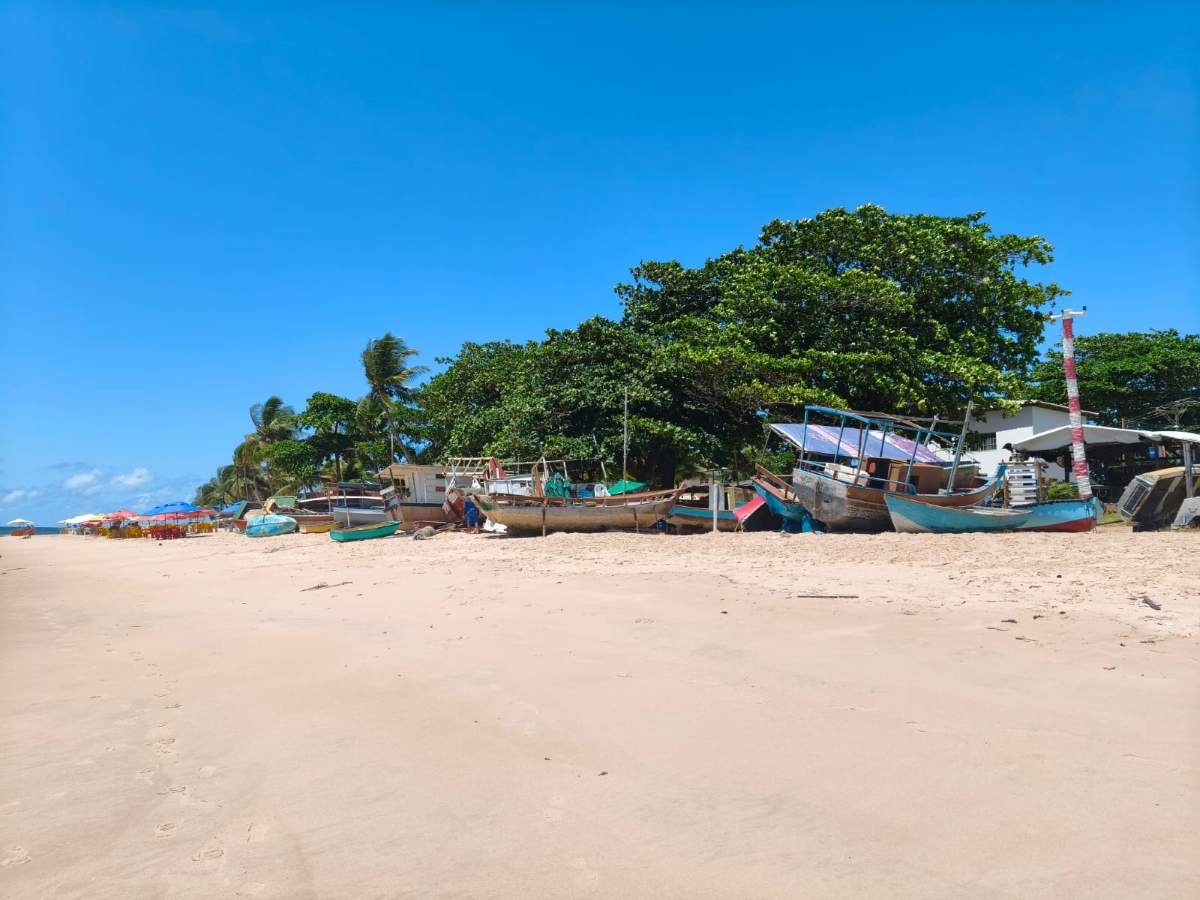 Praias de Camaçari passam por vistoria para certificação do Programa Bandeira Azul