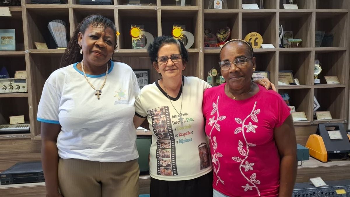 Voluntárias da associação beneficente de Humildes