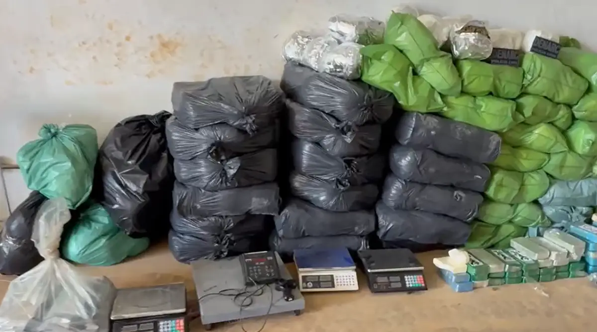 Quase uma tonelada de drogas é apreendida durante operação que apura distribuição de droga do Paraguai para a Bahia