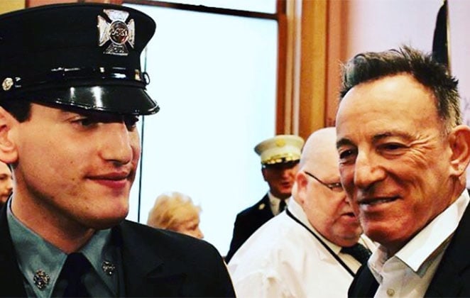 Filho de Bruce Springsteen é bombeiro e escolheu carreira longe dos palcos