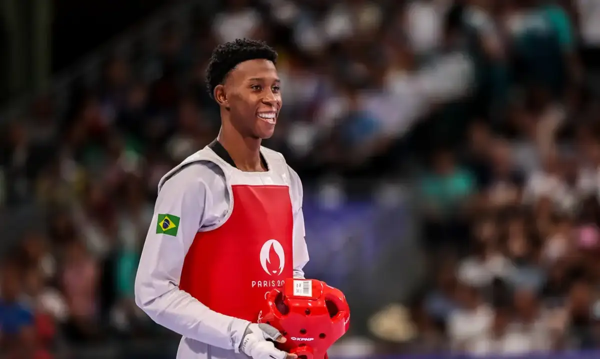 Henrique Marques vira final e conquista ouro no Grand Prix de taekwondo em Paris