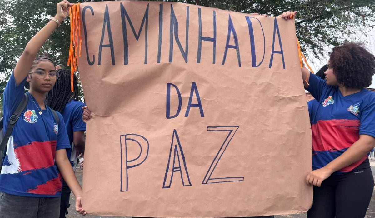 Novo protesto cobra justiça por estudante que perdeu a visão após agressão em colégio de Feira de Santana