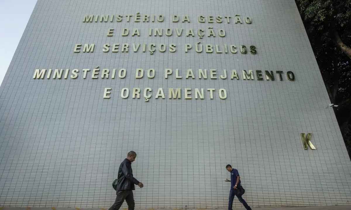 Governo abre espaço de R$ 20 bilhões no Orçamento de 2027 sem mexer no teto de gastos