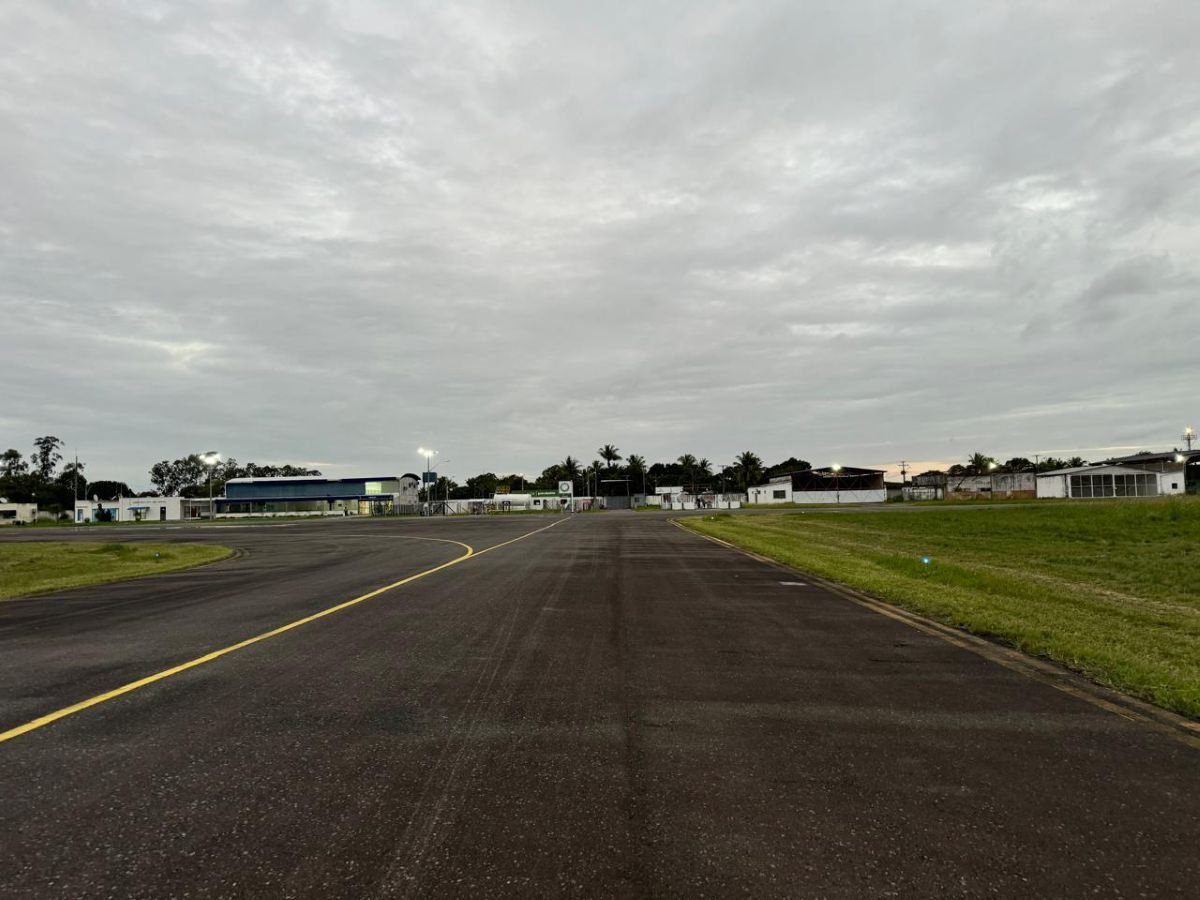 pista do aeroporto de Feira de Santana
