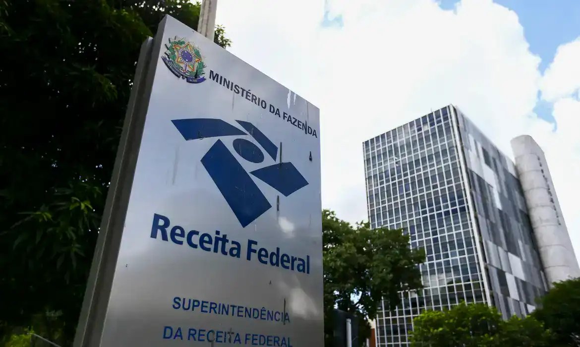 Receita Federal alerta 500 mil brasileiros