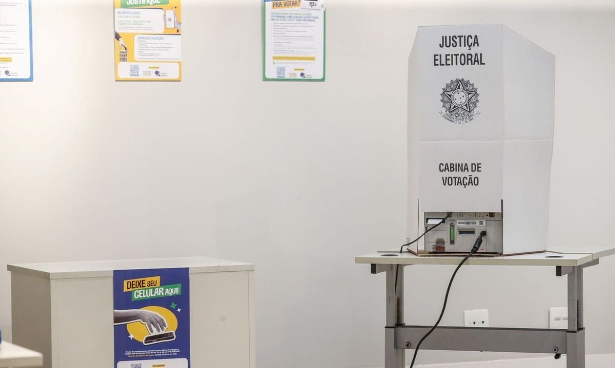 Urna eletrônica_ local de votação