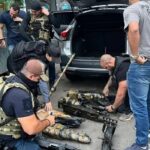 Foto-Leslie-Leitao-TV-Globo-armas-e-fuzis-recuperados-640x350-1