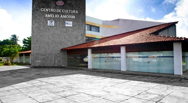 centro-de-cultura-Amelio-Amorim-fachadaprincipal-estacionamento-640x350-1