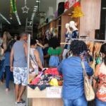 Enfeites-Natalinos-e-Movimento-na-Sales-Barbosa-GALERIA-foto-Jorge-Magalhaes-81-640x350-1