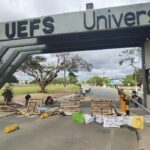 Greve-de-estudantes-da-Uefs-Ed-Santos-Acorda-Cidade-640x350-1