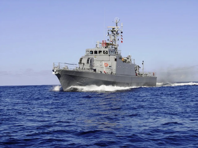Navio-patrulha-da-Marinha-abordou-veleiro-alemao-na-costa-da-Bahia-ft-Marinha-do-Brasil