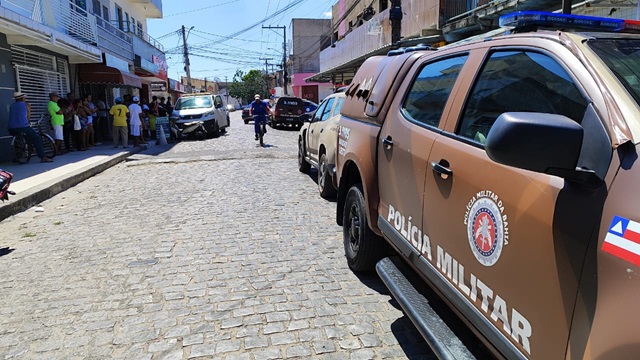 Policia-militar-carro-homicidio-no-bairro-caseb-ft-ed-santos-acorda-cidade1