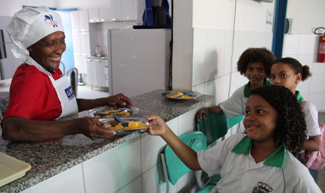 alimentacao-nas-escolas-ft-secom-cmfs