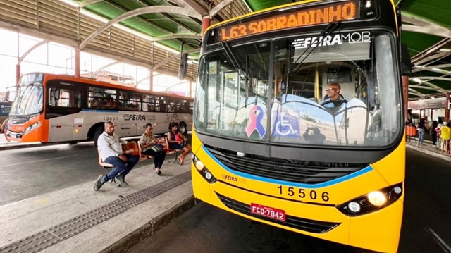 onibus-prefeitura-Foto-Andrews-Pedra-Branca