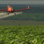 Aplicacao-de-agrotoxico-feita-por-aviao-E28094-Foto-GloboNews