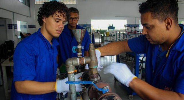 Cursos-Tecnicos-SENAI_Divulgacao-SENAI-Bahia-640x350-1