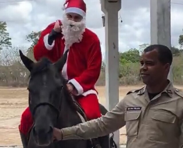 Esquadrao-de-Policia-Montada-de-Feira-de-Santana-realiza-confraternizacao-de-Natal-foto-PMBA.jpg5_-e1702928241206