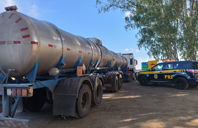 PRF-detem-condutor-de-carreta-bitrem-embriagado-em-fiscalizacao
