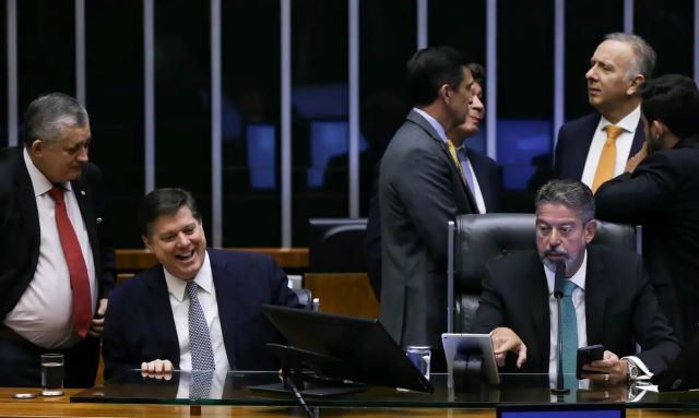 camara-dos-deputados-foto-lulamarques-abr
