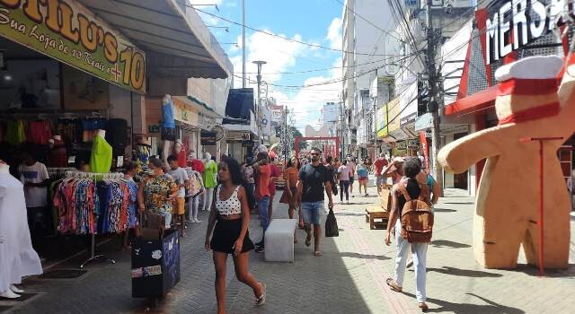 comercio-feira-de-santana-natal-foto-ney-silva-acorda-cidade-2022-640x350-2