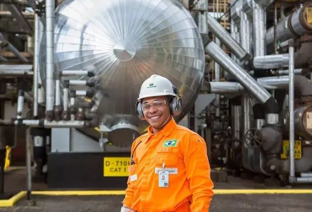 concursos-petrobras-funcionario