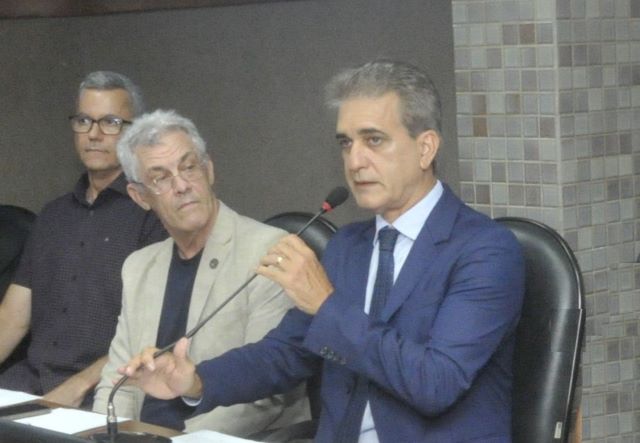 foto-ascom-deputado-Robinson-almeida