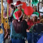 passageiro-realizam-natal-no-buzu-foto-reporter-paulo-jose-acorda-cidade