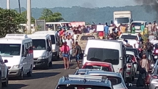protesto-rotatoria-ba-042