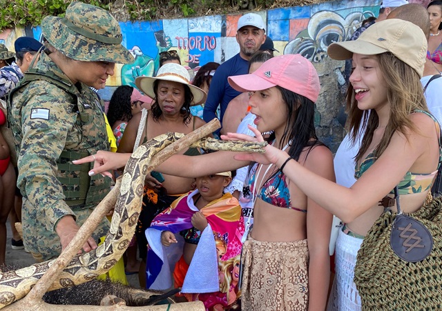 Acao-socioambiental-da-PM-em-morro-de-sao-paulo