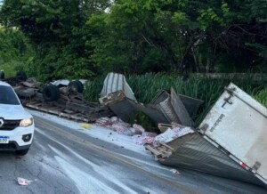 Acidente-em-Pernambuco-Foto-Reproducao-WhatsApp-300x218-1