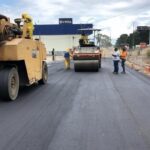 Asfaltamento-de-via-lateral-e-demolicao-de-estrutura-avancam-no-Complexo-Viario-SOMA-divulgacao-640-640x350-1