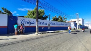Colegio-Estadual-Wilson-Falcao-Foto-Reporter-Ed-Santos-Acorda-Cidade-300x169-1